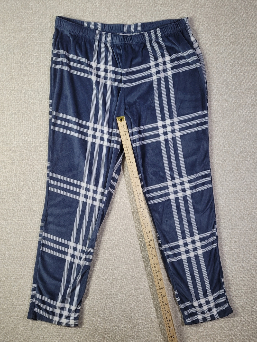 Cozy Women's Navy Plaid Long-Sleeve Pajama Set - Picture 11 of 12